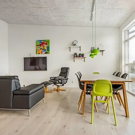 Sjolund Holiday home *